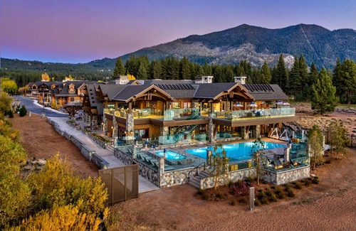 Stateline Condo | Luxurious 1183 sqft. 2 bed, 2 bath home seconds from the beach