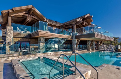 Stateline Condo | Luxurious 1183 sqft. 2 bed, 2 bath home seconds from the beach