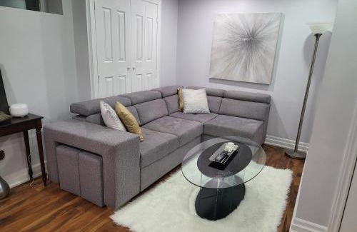 Brampton Apartment | Luxurious 1BR-1BA Apartment Bright Spacious with free parking-gc-1