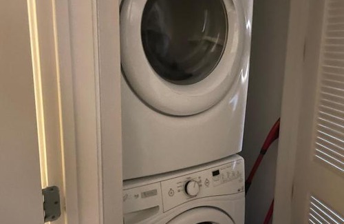 Charlotte Center City Apartment | Luxurious 1br uptown HIGHRISE/ balcony with city view!