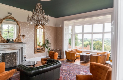 Chittlehamholt Cabin | Luxurious 2 bedroom lodges with stunning meadow views.