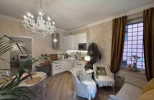Borgo Trento Apartment | Luxurious 2 bedrooms, 2 bathrooms with view and beautiful terrace (no ZTL)