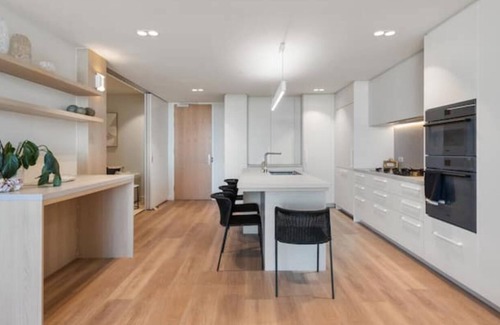 Coolangatta Apartment | Luxurious 2BR/2BA Apartment @ The Miles Residences