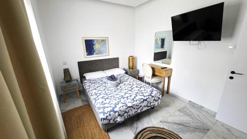 Larnaca City Centre Apartment | Luxurious 2BR Apartment in City Center with Internet