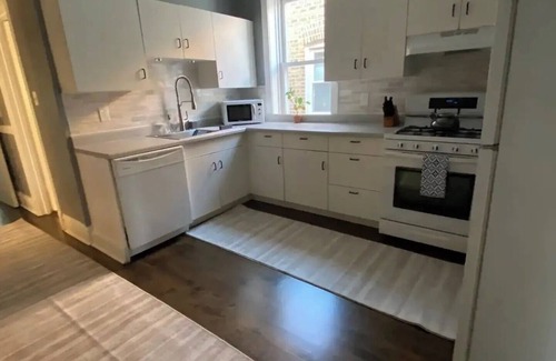 Magnolia Glen Apartment | Luxurious 3 Bedroom Apartment in Chicago