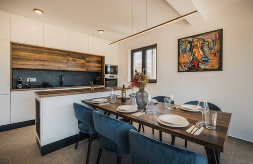 Gulici Villa | Luxurious 3-BR spa villa with heatable pool close to beaches