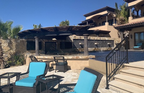 Paraiso Escondido House | Luxurious 4 Bedroom Oceanfront Villa in Cabo, Mexico