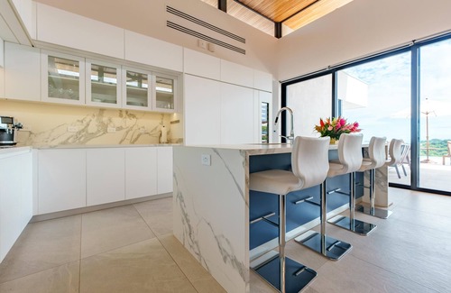 Paraiso House | Luxurious 4-Bedroom Home, with Gym – Stunning Ocean and Catalina Island views!