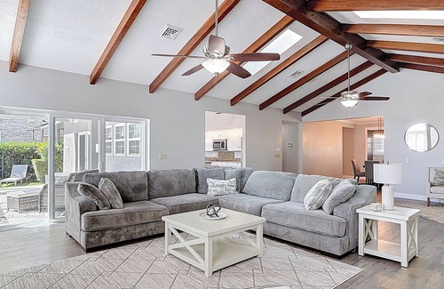 Spruce Creek House | Luxurious 4 Bedroom Home on Taxiway in Spruce Creek Fly-in, 6 miles to beach!