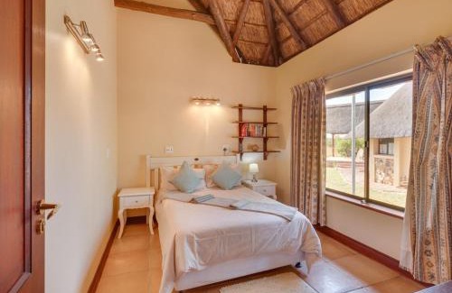 Leeupoort Villa | Luxurious 4 Bedroom Villa with Cottage 205