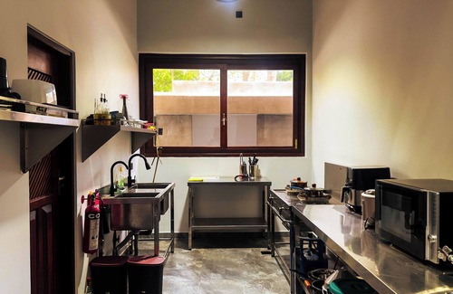 Kaduruduwa Villa | Luxurious 5-bedroom villa with WiFi, AC, Swimmingpool in beautiful Unawatuna