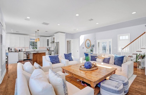 Normandy Beach House | Luxurious 6 bedroom 4.5 bath Waterfront Oasis with Bay Views in Normandy Shores