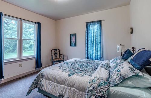 Waynesboro House | Luxurious 9Bed Mountaintop Villa