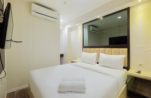 Depok Hotel | Luxurious and Comfy 2Br Cinere Bellevue Suites Apartment
