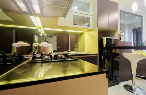 Depok Hotel | Luxurious and Comfy 2Br Cinere Bellevue Suites Apartment