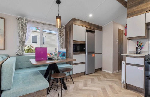 Wiseman's Bridge House | Luxurious and contemporary caravan.