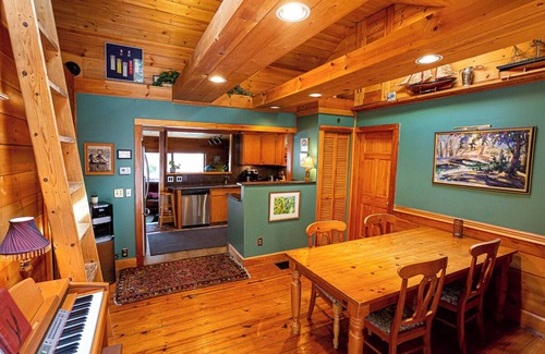 Pulteney Cottage | Luxurious and Fun Super Compound with Separate Guest House & Two Hot Tubs