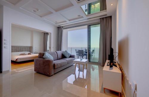 Sliema Apartment | Luxurious Apt with Ocean Views and Pool in Tigne Point