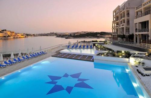 Sliema Apartment | Luxurious Apt with Ocean Views and Pool in Tigne Point