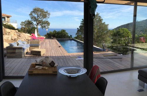 Tarcu Villa | LUXURIOUS ARCHITECT VILLA 210 M2. 180 ° SEA AND MOUNTAIN VIEW IN TARCO