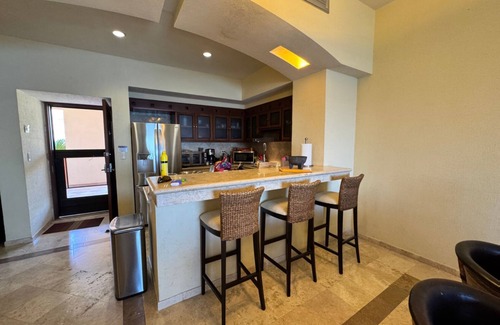 Los Barriles Condo | Luxurious Beachfront Villa with Stunning Sea Views, Modern Amenities -New Owners