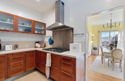 Hollywood Hills House | Luxurious Beachwood Condo, Hollywood Sign Views