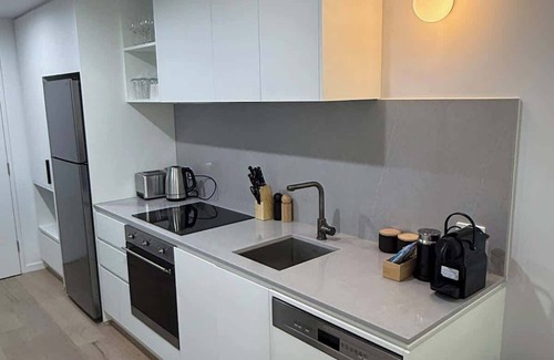 Reid Apartment | Luxurious Canberra CBD Corner Apartment