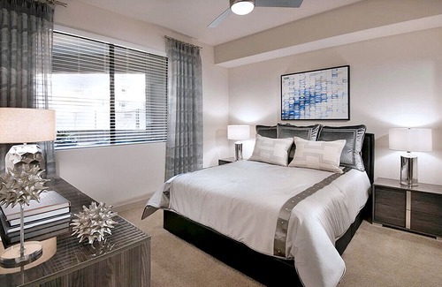 Encanto Apartment | Luxurious & Comfy | 5★ Downtown Location, Balcony