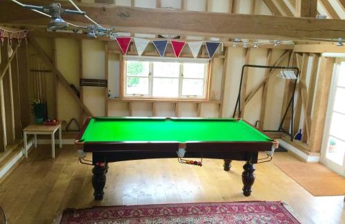 Moffat House | Luxurious Country Barn