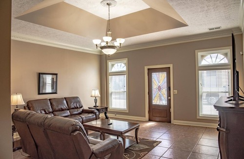 McMinnville House | Luxurious Downtown Townhouse