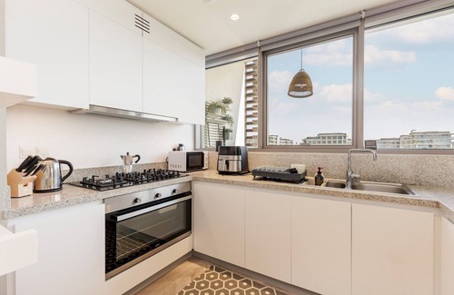 Dubai Apartment | Luxurious Dubai Hills with balcony park view
