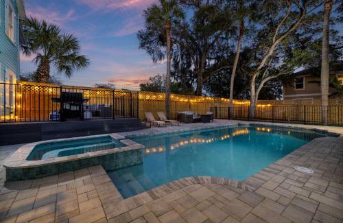 Palm Harbor House | Luxurious Escape Sleeps 9 with Private Pool & Spa