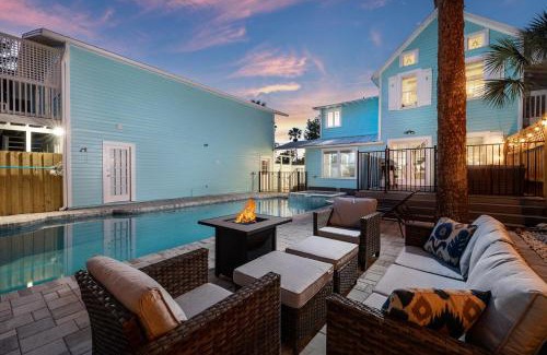 Palm Harbor House | Luxurious Escape Sleeps 9 with Private Pool & Spa