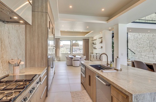 Residential Estates House | Luxurious Getaway on Lake Havasu Golf Course!