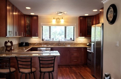 Makaha House | Luxurious Guest home w/Swimming Pool Just Steps away from the Ocean/Beach.