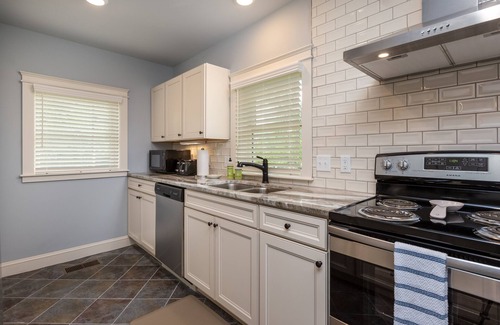 Winston - Salem House | Luxurious, Historic 4BR Home in Downtown Winston