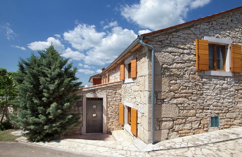 Puntera House | Luxurious Holiday Home in Barban with Private Pool