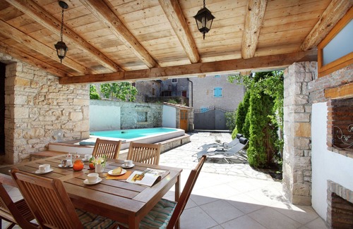 Puntera House | Luxurious Holiday Home in Barban with Private Pool