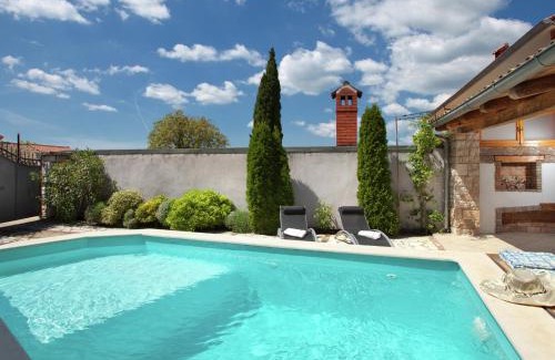 Puntera House | Luxurious Holiday Home in Barban with Private Pool