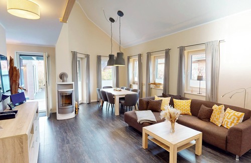 Pelzerhaken House | Luxurious house for 6-8 people and dog with sauna, fireplace, garden and play area