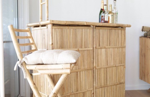 The Honeysuckles House | Luxurious Lake House by the Beach