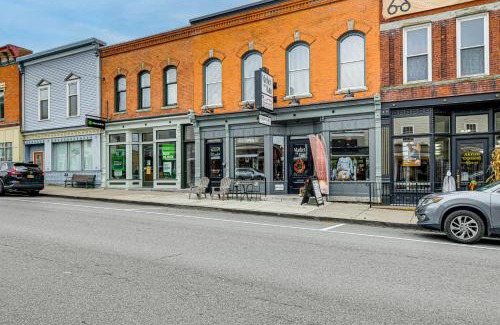 Akron Apartment | Luxurious Litfin Loft On Main Street in Akron