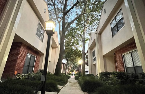 Houston House | Luxurious Living: Experience the Best of Galleria 2-Bedroom Condo & 2 Car Garage