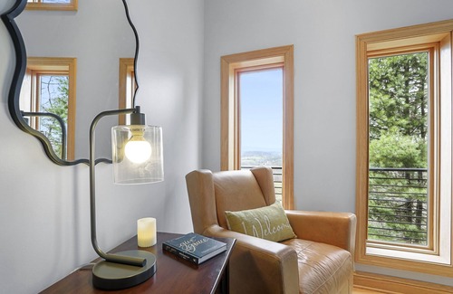Berkeley Springs House | ✨Luxurious Mountaintop Lodge🏔️WOW Scenic Views🫧Hot Tub under the BIG SKY STARS 🌟