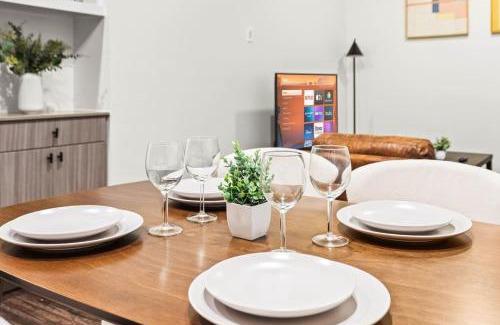 West Oak Hill Apartment | Luxurious New Unit 1Bd1Ba Pool, Golf Sim