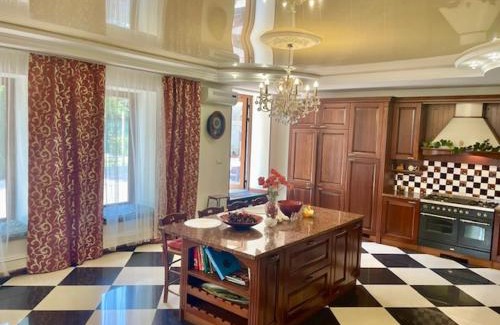 Yavory Apartment | Luxurious Oasis: Exquisite Apartment with Garden, Terrace, and Stylish Amenities