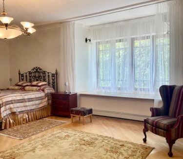 Yavory Apartment | Luxurious Oasis: Exquisite Apartment with Garden, Terrace, and Stylish Amenities