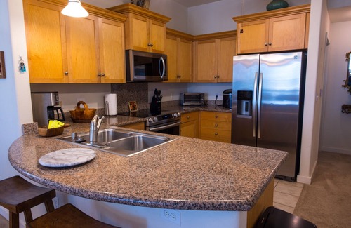 Ko Olina Condo | Luxurious Ocean View Condo - steps from the beach!