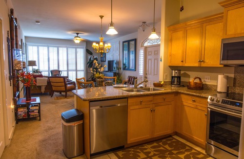 Ko Olina Condo | Luxurious Ocean View Condo - steps from the beach!