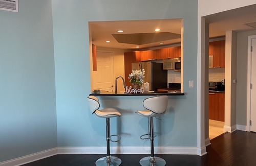 Kingston Condo | Luxurious Oceanfront Condo- Stunning Views & World-Class Amenities-30 days min.